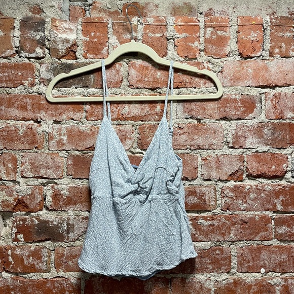 Abercrombie Front Knot Cropped Tank - Picture 4 of 7